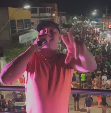 Fabinho F. Play arrasta multidão no sábado de Carnaval em Correntina 6