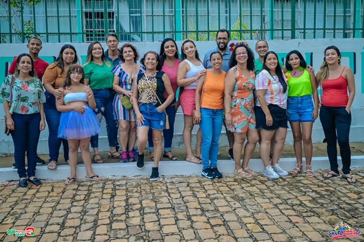 Yara Silva abre o Salto Folia 2024 com o bloco dos Estudantes 25