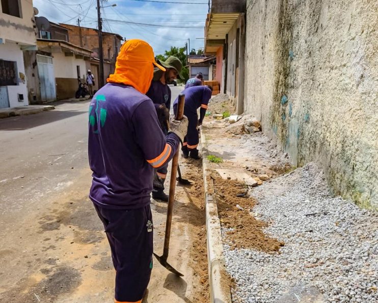 Ruas do bairro Paraguai recebem operação tapa-buracos 23