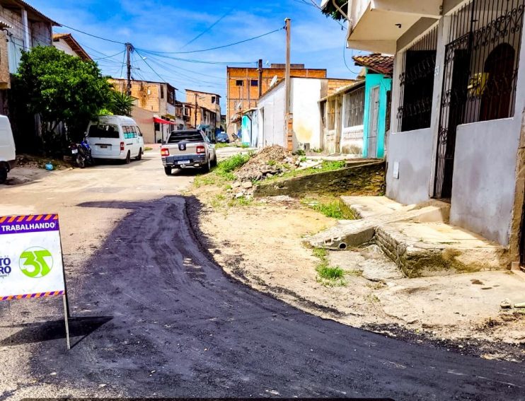Ruas do bairro Paraguai recebem operação tapa-buracos 12