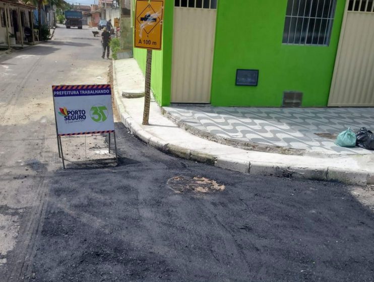 Ruas do bairro Paraguai recebem operação tapa-buracos 10