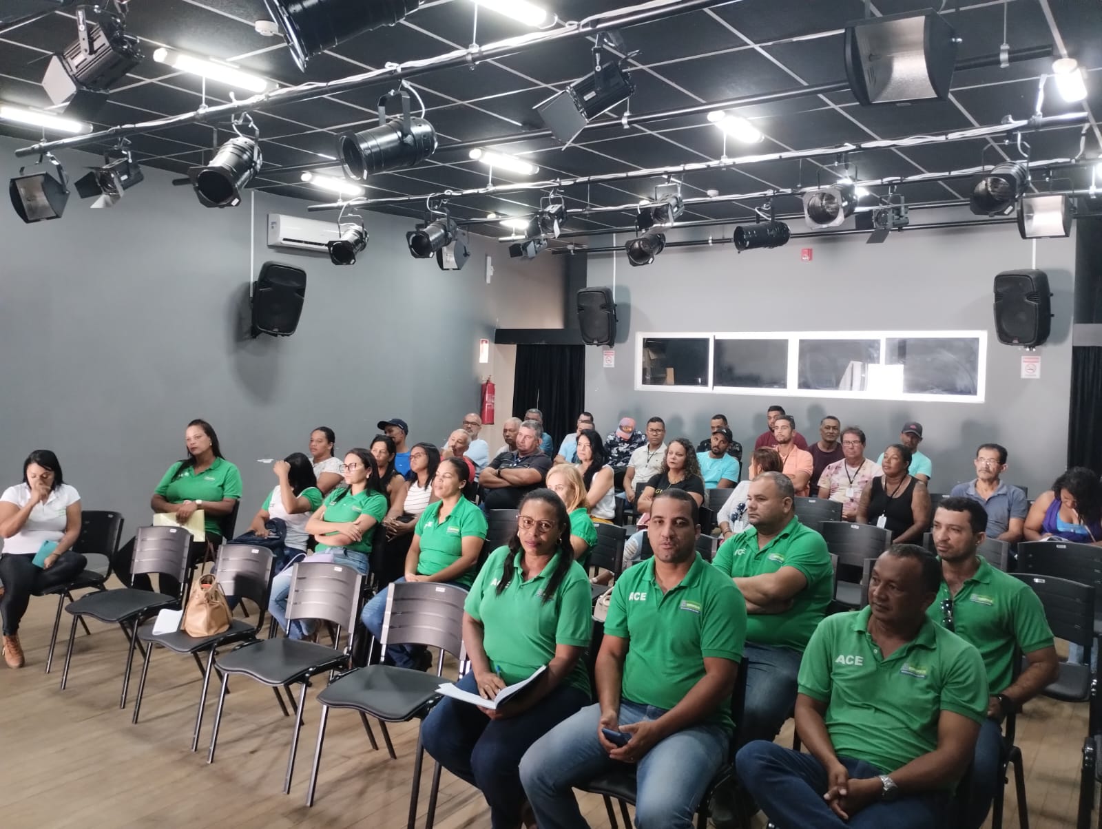 Reunião entre equipe de Endemias e coordenadores de bairro reforça combate ao Aedes Aegypt 6