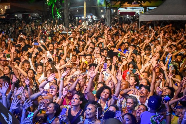 ARRAIAL D'AJUDA VIBRA COM A 23ª FESTA DE IEMANJÁ E SHOW DO OLODUM 23