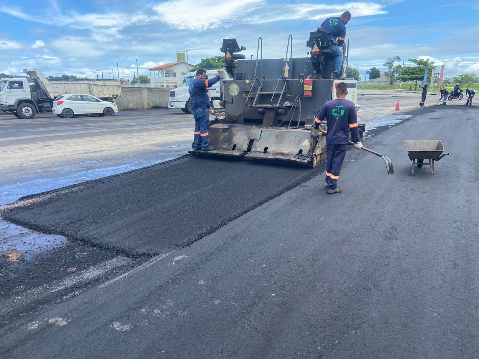 Entorno da Praça do Trabalhador recebe pavimentação asfáltica 5