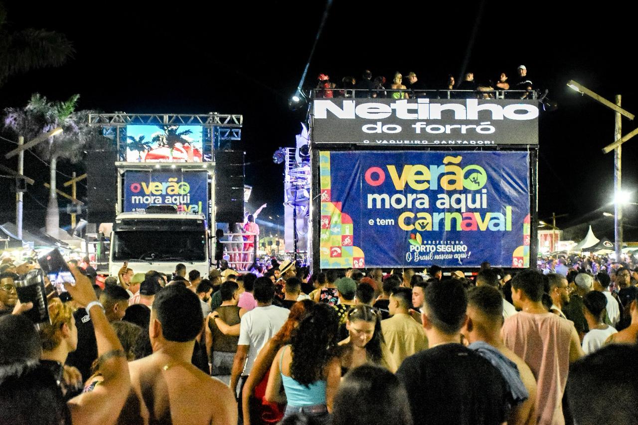 TUCA FERNANDES: EXPLOSÃO DE SUCESSOS NO CARNAVAL DE PORTO SEGURO 13