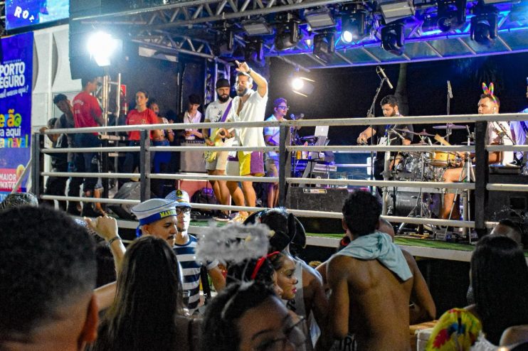 TUCA FERNANDES: EXPLOSÃO DE SUCESSOS NO CARNAVAL DE PORTO SEGURO 15