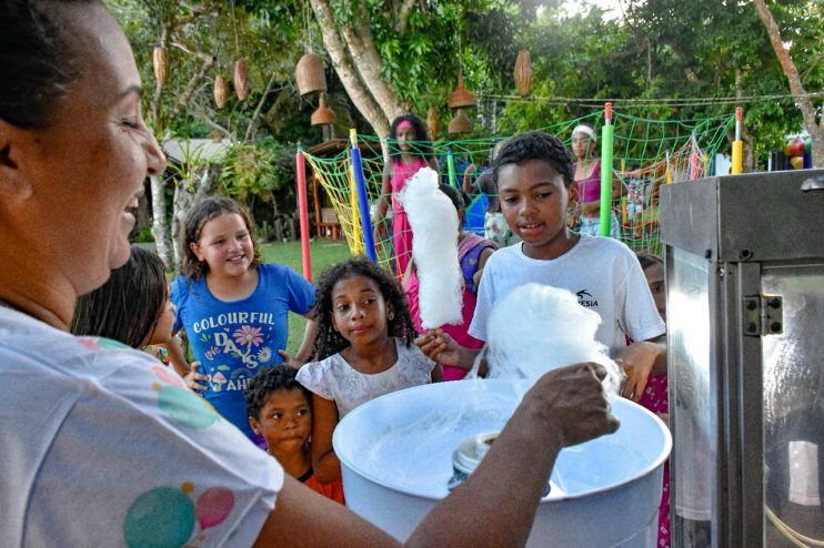 CRIANÇAS SE DIVERTEM NA CASA DO PREFEITO JÂNIO NATAL 23