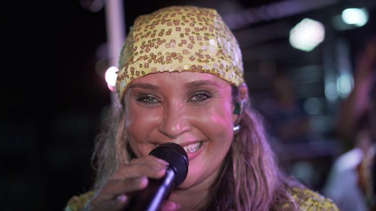 MULTIDÃO DE FOLIÕES TRANSFORMA A PASSARELA DA CULTURA EM UM MAR DE ALEGRIA COM A VINGADORA 17