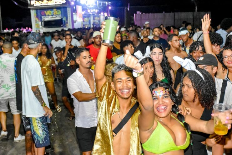 KANNÁRIO FAZ O BAIANÃO TREMER EM NOITE DE FOLIA EM PORTO SEGURO 20