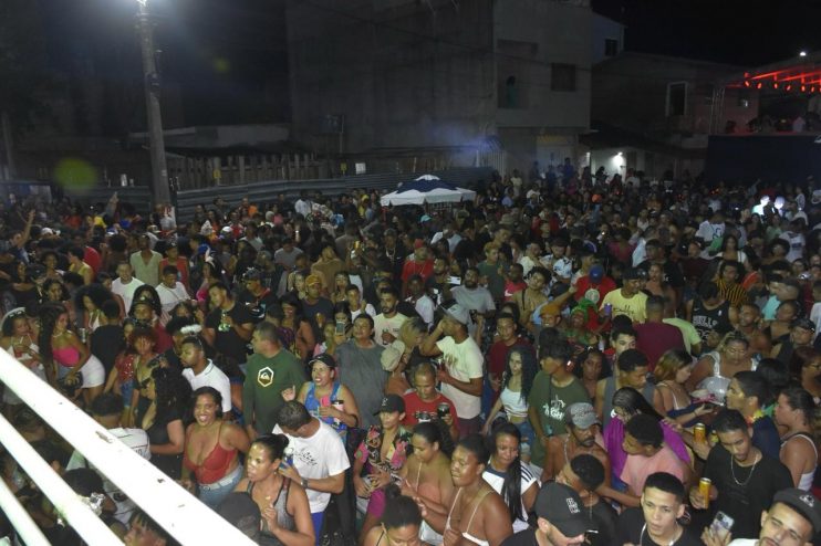 KANNÁRIO FAZ O BAIANÃO TREMER EM NOITE DE FOLIA EM PORTO SEGURO 11