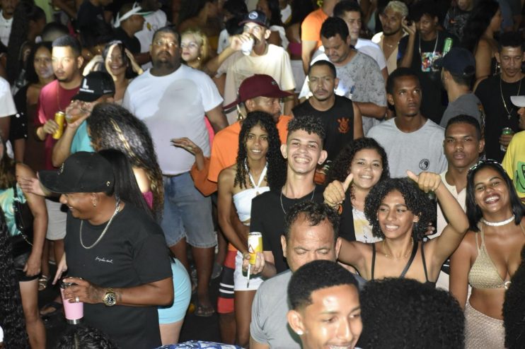 KANNÁRIO FAZ O BAIANÃO TREMER EM NOITE DE FOLIA EM PORTO SEGURO 10