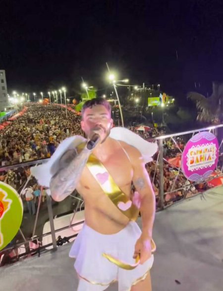 Foliões se divertem na pipoca do Papazoni, na sexta de Carnaval do circuito Barra Ondina 11