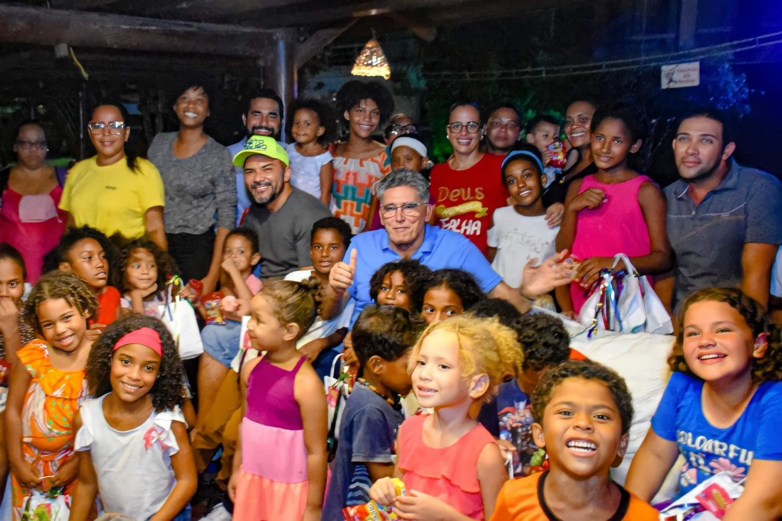 CRIANÇAS SE DIVERTEM NA CASA DO PREFEITO JÂNIO NATAL 7