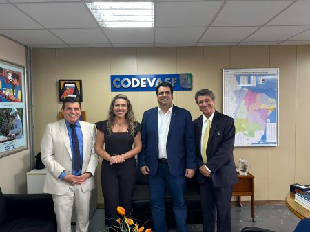 Prefeita Cordélia Torres se reúne com diretor da Codevasf em Brasília 103