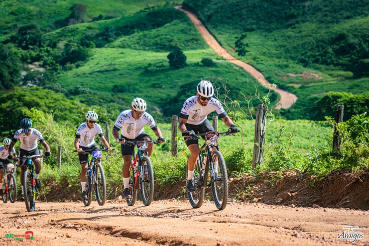 2º dia da 5ª Ultra Maratona dos Amigos com a participação de vários atletas e festa após a entrega de troféus 15