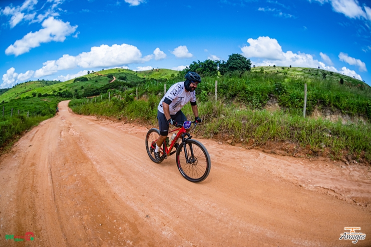 2º dia da 5ª Ultra Maratona dos Amigos com a participação de vários atletas e festa após a entrega de troféus 17