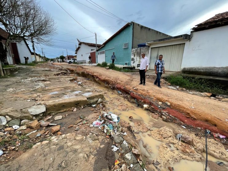 Cordélia garante qualidade dos serviços realizados nas ruas Lima e Caracas, no Dinah Borges 10