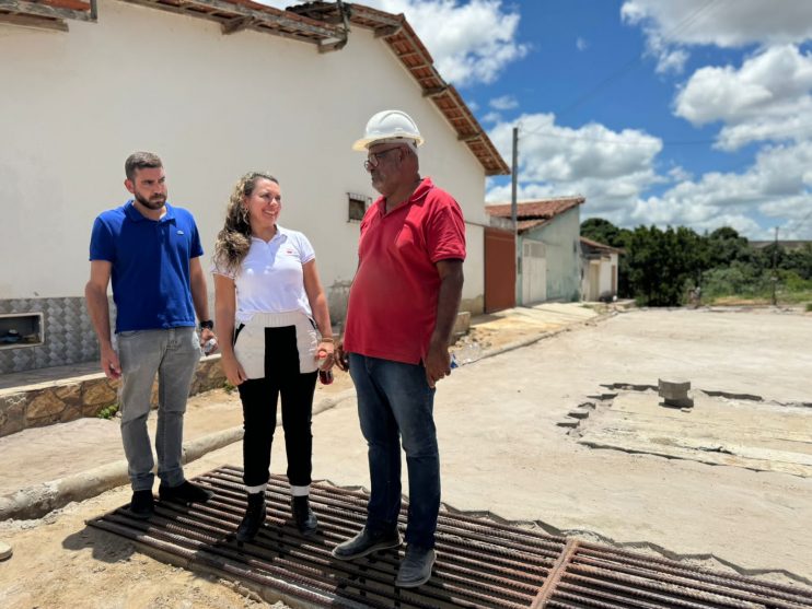 Cordélia garante qualidade dos serviços realizados nas ruas Lima e Caracas, no Dinah Borges 17