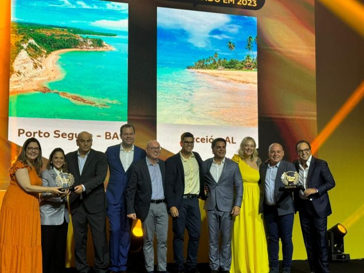 PORTO SEGURO: DESTINO MAIS VENDIDO E GANHA NOVOS VOOS NA CONVENÇÃO CVC 2024 PORTO SEGURO: DESTINO MAIS VENDIDO E GANHA NOVOS VOOS NA CONVENÇÃO CVC 2024 4