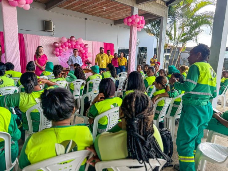 Cordélia tem momento especial com as agentes de limpeza do município neste Dia da Mulher 11