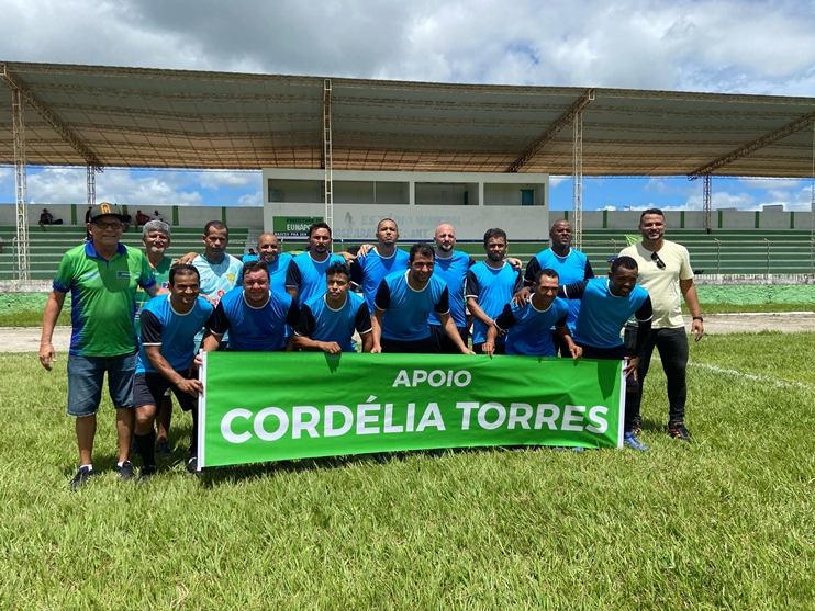 Cordélia garante apoio a campeonato de futebol em Eunápolis 9