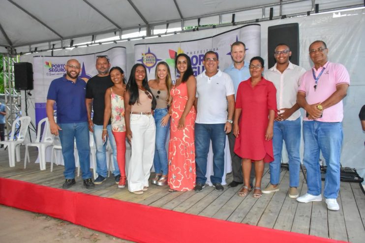 Prefeito Jânio Natal entrega títulos de regularização fundiária na comunidade cigana núcleo Boa Vista 23