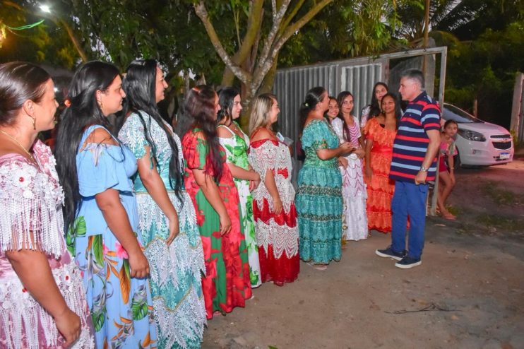 WhatsApp Image 2024-03-16 at 10.25.11 (2) Prefeito Jânio Natal entrega títulos de regularização fundiária na comunidade cigana núcleo Boa Vista 22