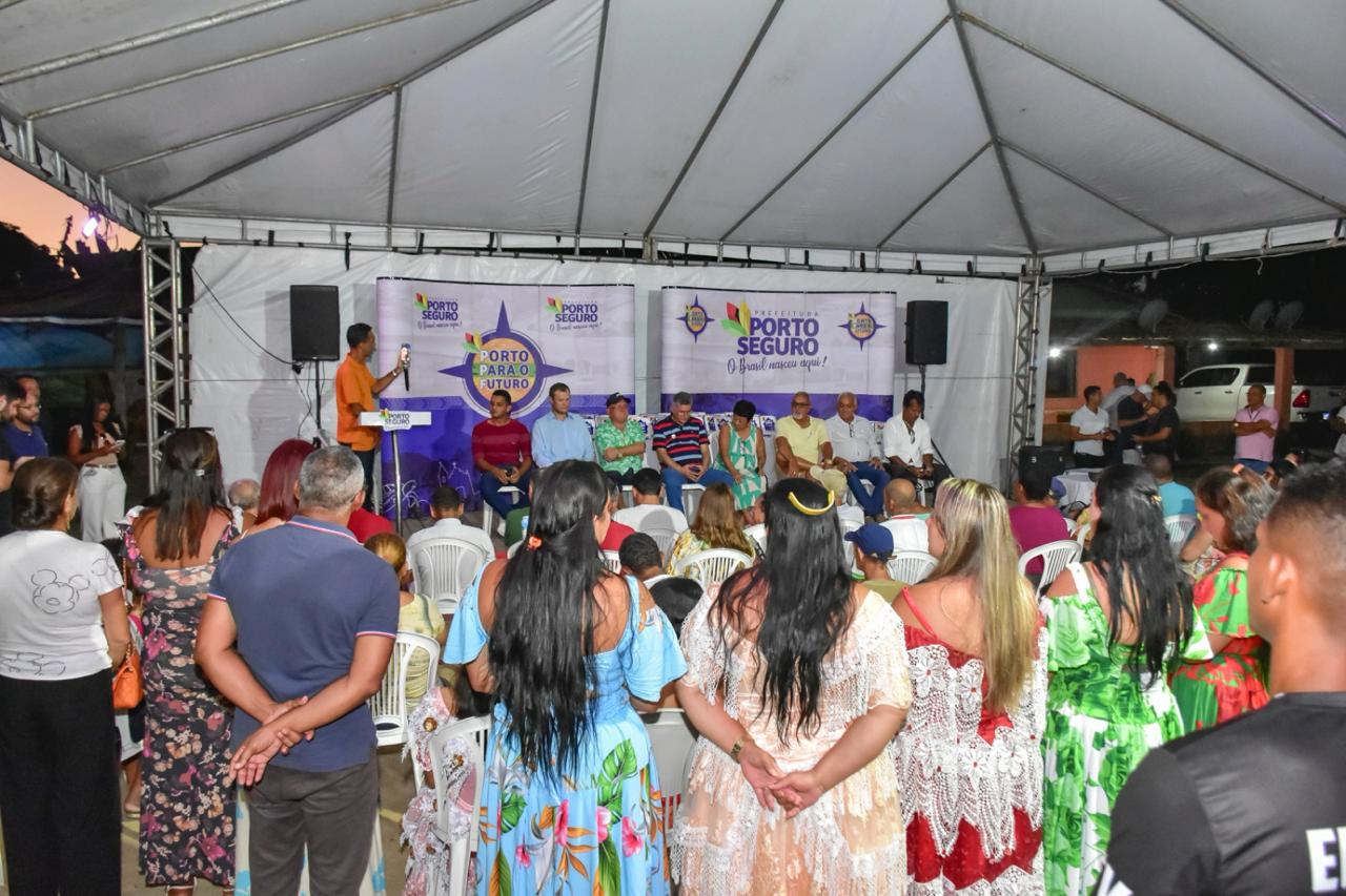 Prefeito Jânio Natal entrega títulos de regularização fundiária na comunidade cigana núcleo Boa Vista 7