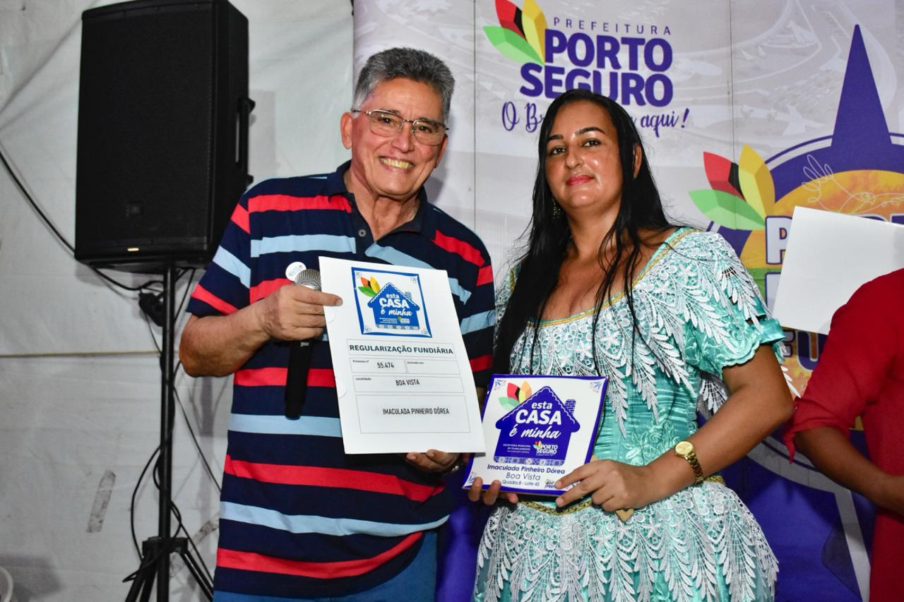 Prefeito Jânio Natal entrega títulos de regularização fundiária na comunidade cigana núcleo Boa Vista 8