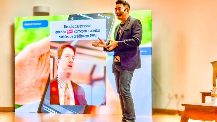 PALESTRA DE THIAGO AKIRA SOBRE MARKETING DIGITAL NO TURISMO LOTA AUDITÓRIO DO SENAC 9