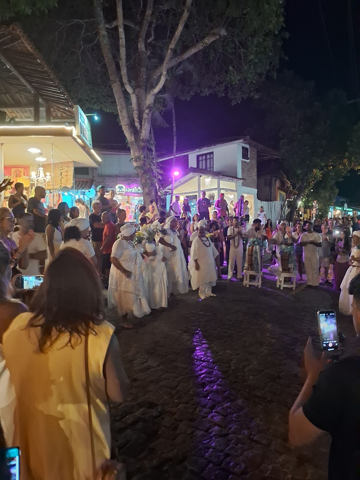 FESTIVAL SEMANA SANTA NA RUA DO MUCUGÊ: DIVERSÃO E CELEBRAÇÃO CULTURAL EM ARRAIAL D’AJUDA 7