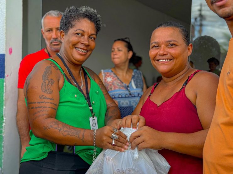 18 mil quilos de peixes entregues: Prefeita Cordélia bate recorde na distribuição de peixes na Semana Santa pelo 3º ano consecutivo 27