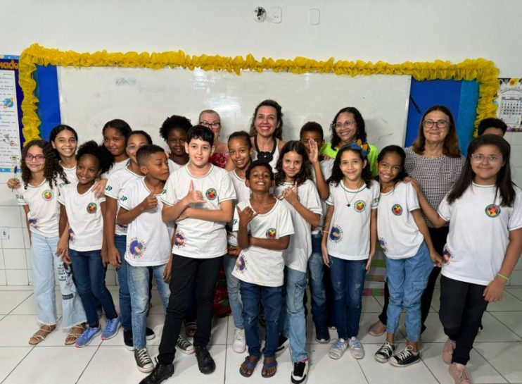 Escolas da rede municipal recebem novos equipamentos em visita de Cordélia 13