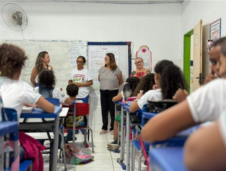 Escolas da rede municipal recebem novos equipamentos em visita de Cordélia 9
