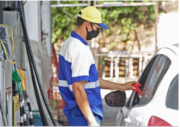Vereador apresenta projeto que revoga lei que obriga frentistas a fiscalizarem motoristas bêbados Vereador apresenta projeto que revoga lei que obriga frentistas a fiscalizarem motoristas bêbados 4