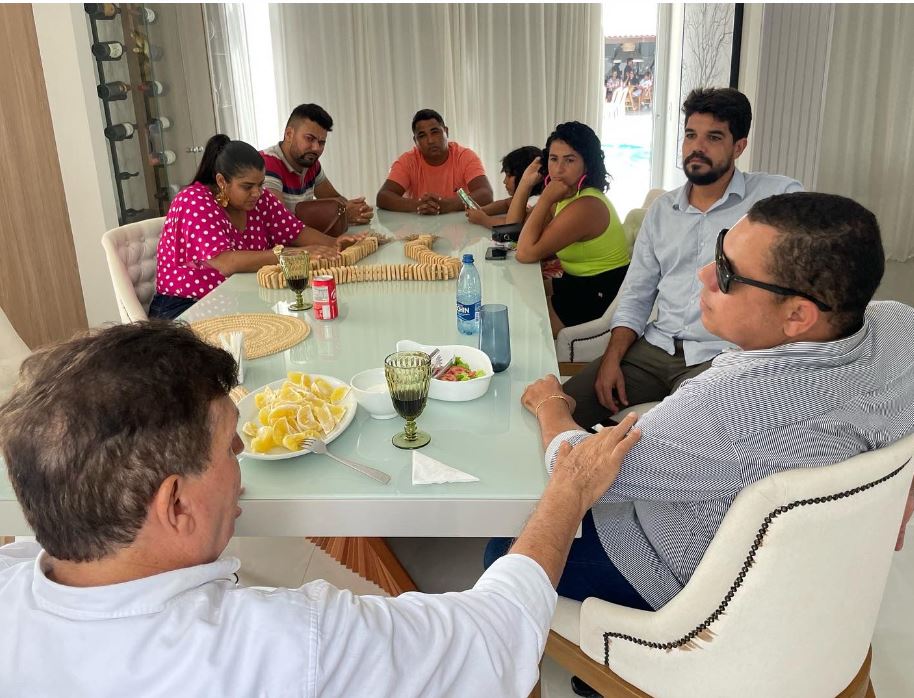 Paulo Dapé participa de encontro com lideranças políticas em Itabela 20