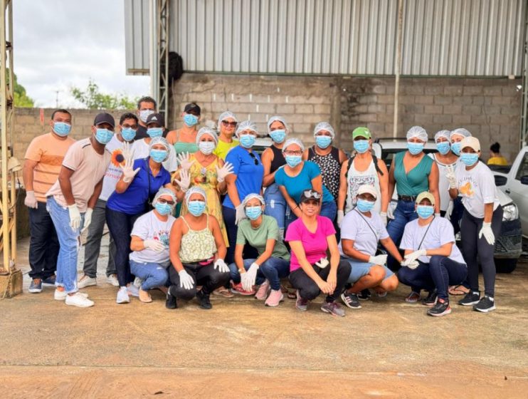 Prefeitura de Itagimirim realiza distribuição anual de peixes da Semana Santa para milhares de famílias do município 25