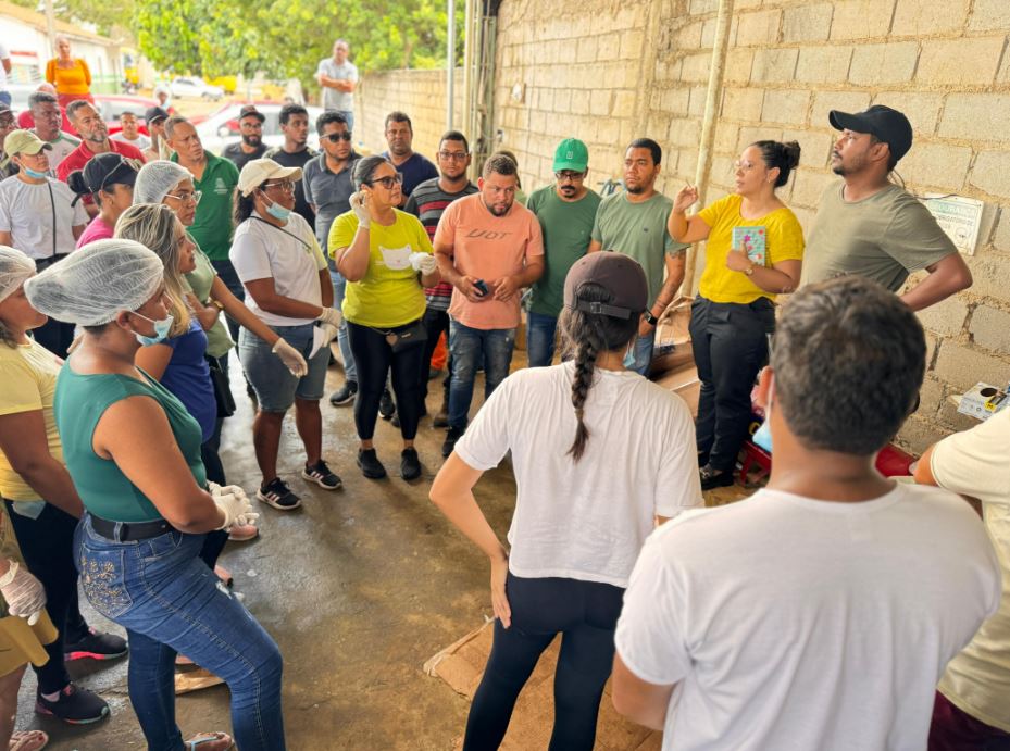 Prefeitura de Itagimirim realiza distribuição anual de peixes da Semana Santa para milhares de famílias do município 40