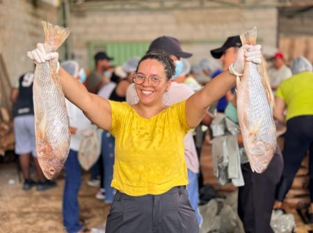Prefeitura de Itagimirim realiza distribuição anual de peixes da Semana Santa para milhares de famílias do município 4