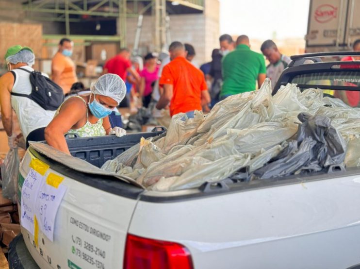 Prefeitura de Itagimirim realiza distribuição anual de peixes da Semana Santa para milhares de famílias do município 18
