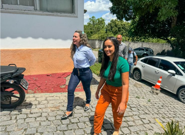 Durante visita ao SAMU, Cordélia propôs mais mudanças e equipe elogiou o cuidado que a prefeita tem tido com o serviço 13