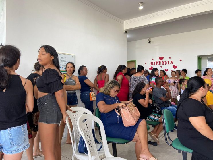 Prefeitura de Eunápolis realiza mutirão de saúde com consultas e exames para moradores do Residencial Parque da Renovação 19