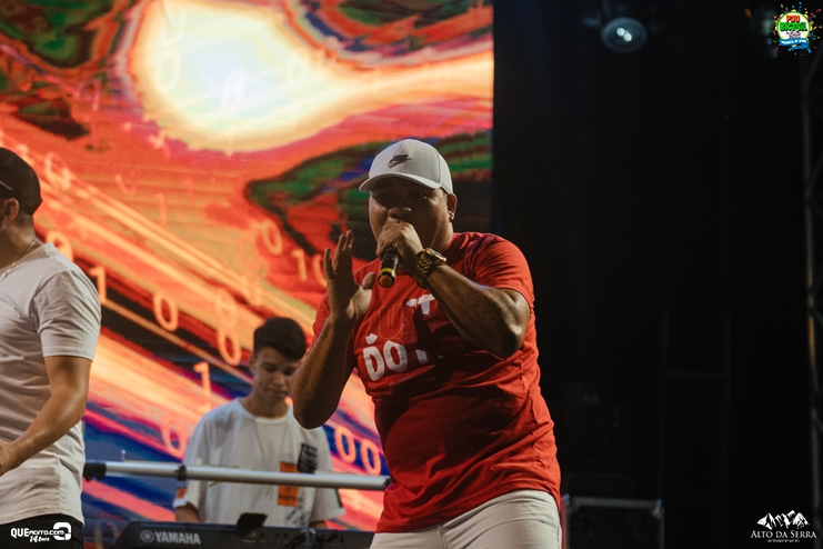 Heitor Costa lota praça pública na abertura do Pau Brasil Folia 2024 37