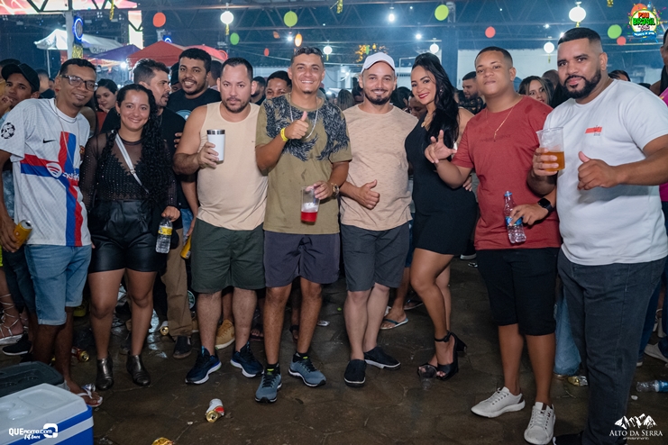 _DSC1750 Zezo, Trio da Huanna, Sinho Ferrary e Alinne Rosa agitam a 2ª do Pau Brasil Folia 2024 250