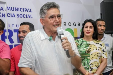 Prefeito Jânio Natal concede reajuste salarial aos servidores 8