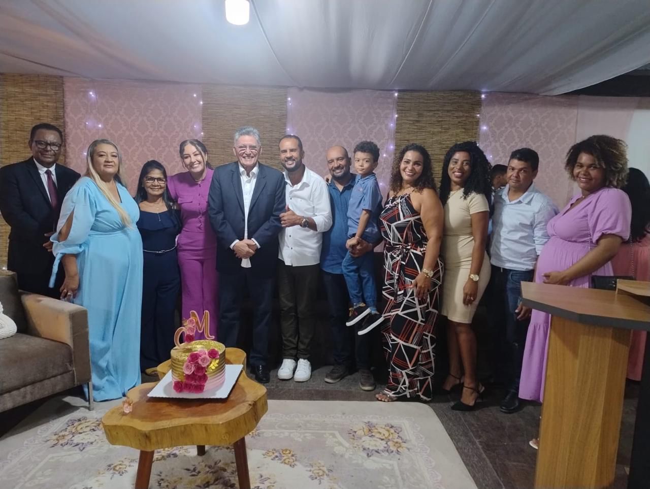 PREFEITO ENTREGA DOCUMENTOS LEGALIZADOS PARA A IGREJA ASSEMBLÉIA DE DEUS MISSÃO, EM PORTO SEGURO 6