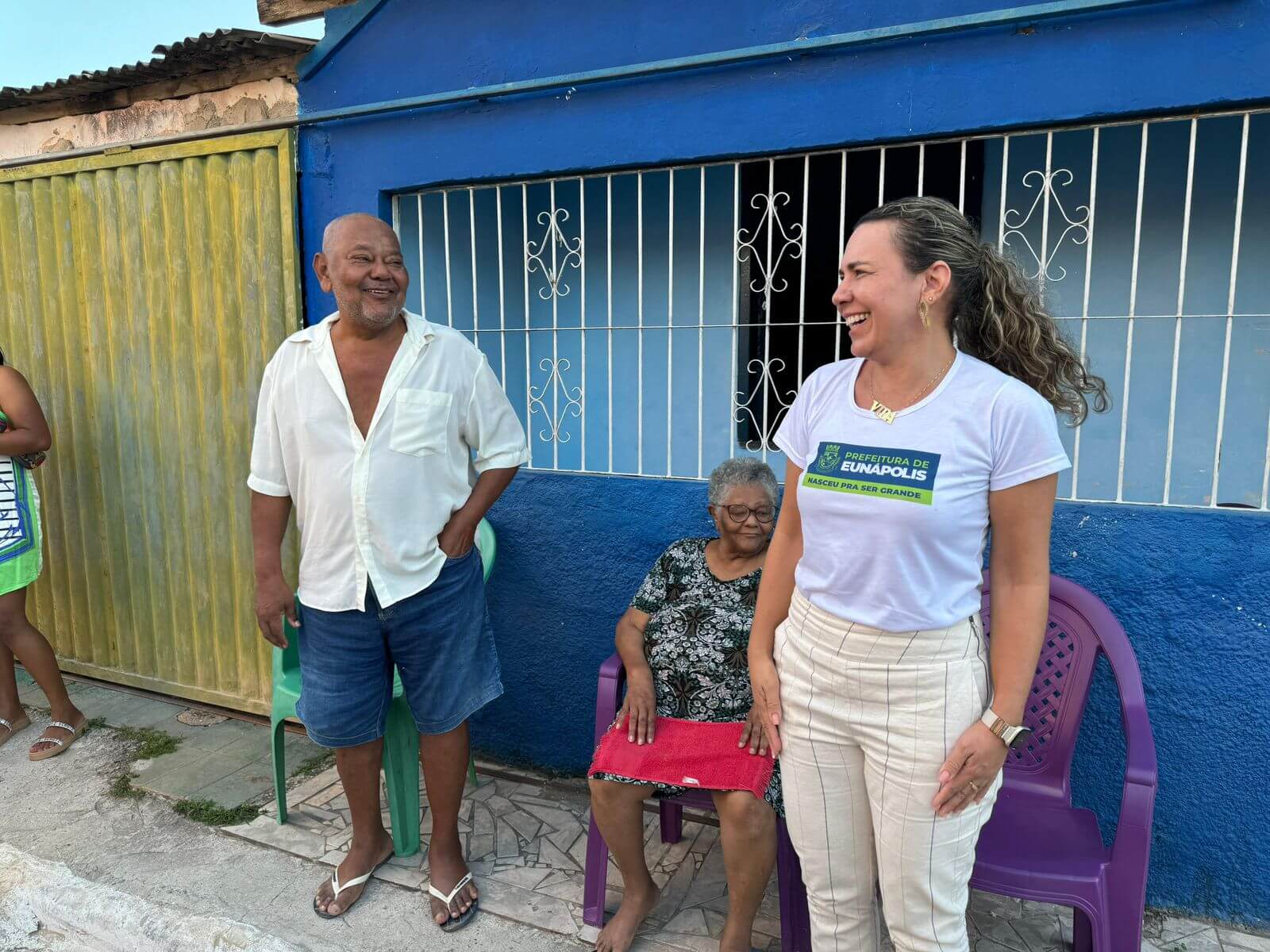 Cordélia anuncia mais melhorias e é recebida com alegria por moradores do Alecrim 8