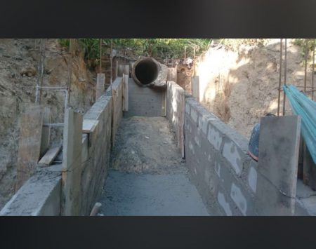 Prefeitura dá continuidade e avança nas obras de drenagem no Buraco da Gia 15