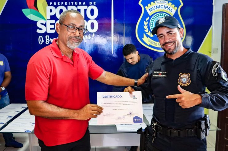 Guardas civis municipais se formam em curso de agente de trânsito para reforçar fiscalização na cidade 11