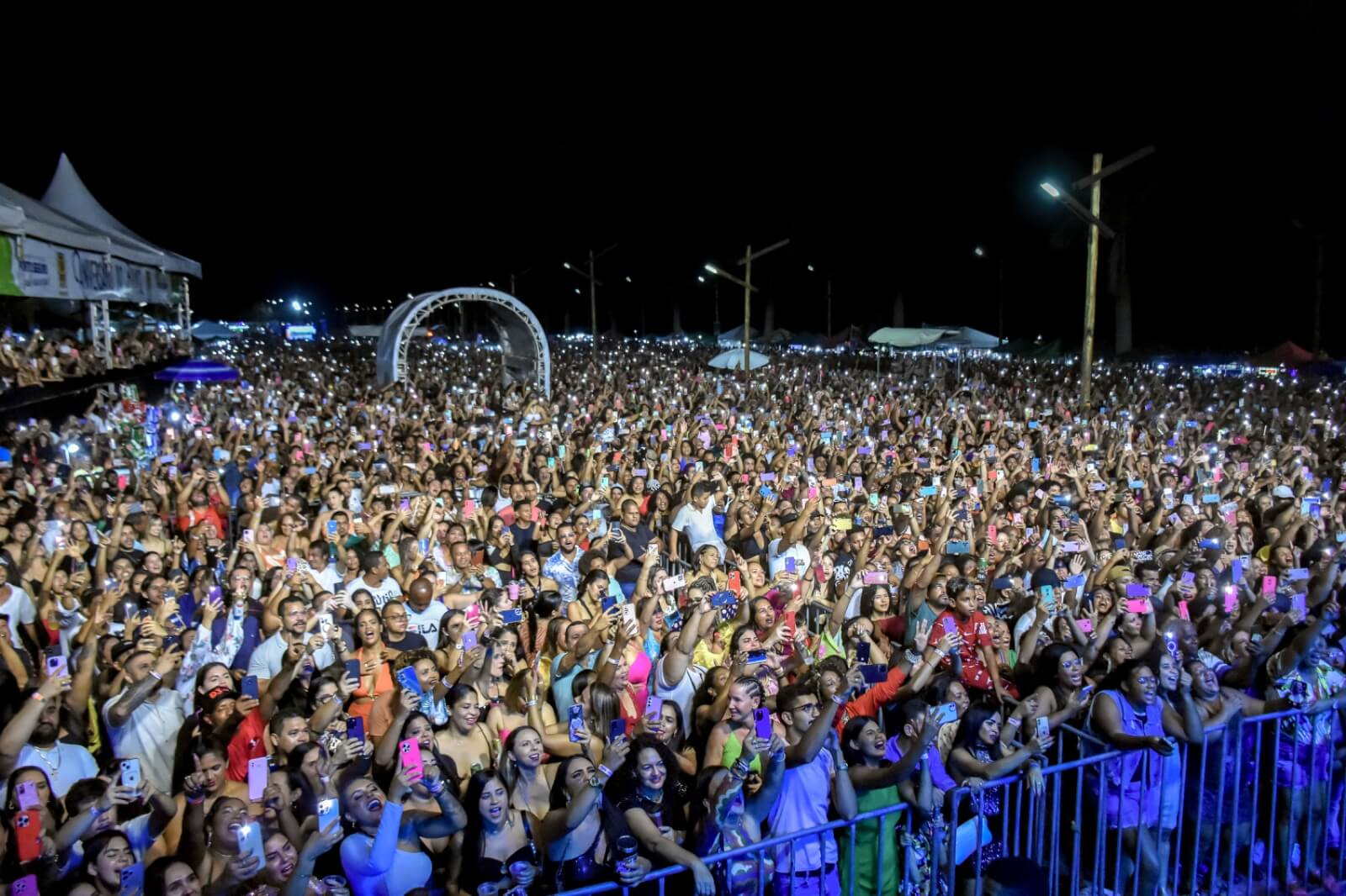 PORTO SEGURO RECEBE SHOW DE PABLO PARA ENCERRAR CELEBRAÇÃO DO ANIVERSÁRIO DO BRASIL 8